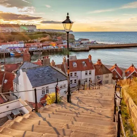 5m Xl Bell Tent With Log Burner Near Whitby * 솔트번바이더씨