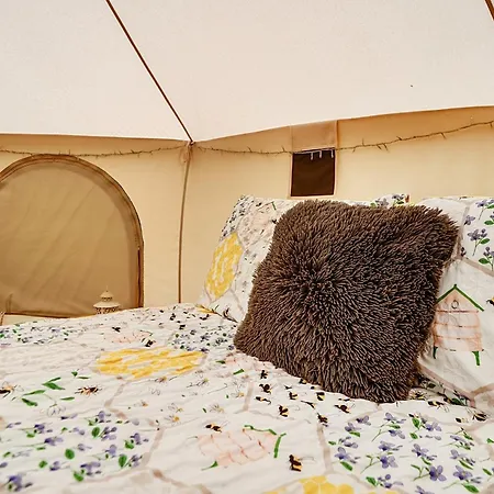 5m Xl Bell Tent With Log Burner Near Whitby